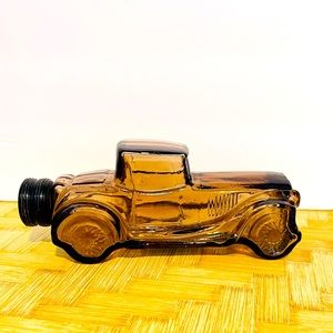 Vintage Avon Sterling six tribute after shave 7fl oz bottle.